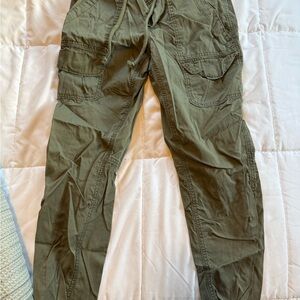 Hollister Men's Green Cargo Pants
